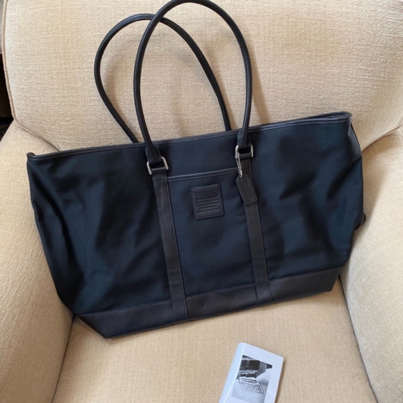 Coach XL Travel Shoulder Tote - Picture 2 of 15